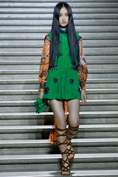 Look 9